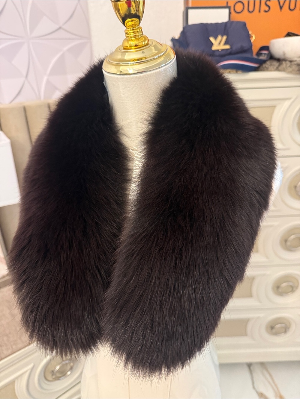 Saga fox fur scarf thick pelts